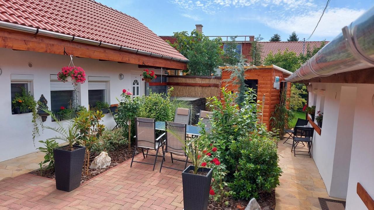 Gyongy Apartmanhazak Lejlighed Gyöngyös Eksteriør billede