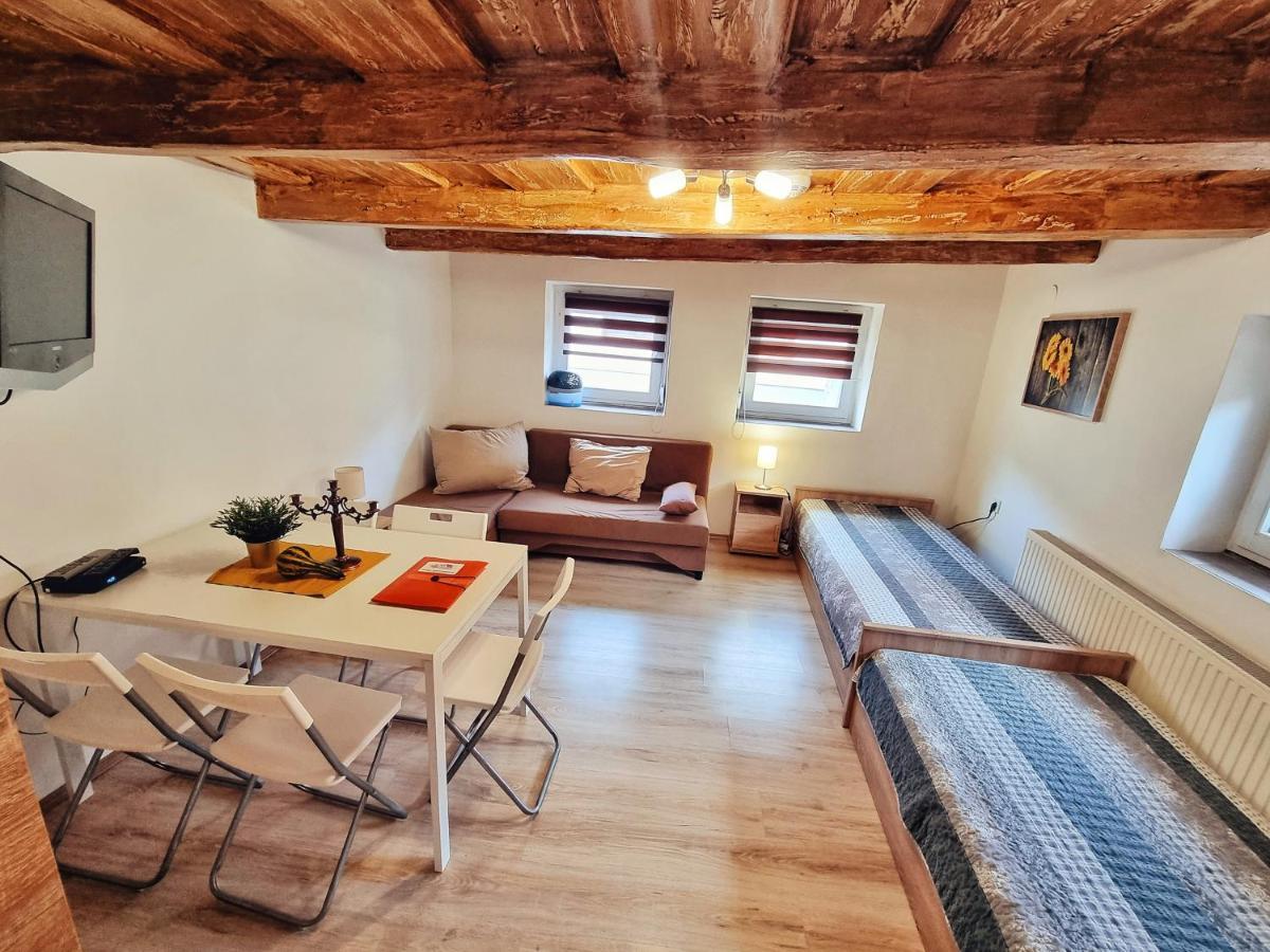 Gyongy Apartmanhazak Lejlighed Gyöngyös Eksteriør billede