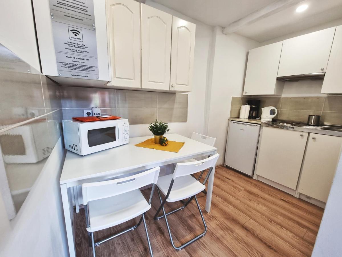 Gyongy Apartmanhazak Lejlighed Gyöngyös Eksteriør billede